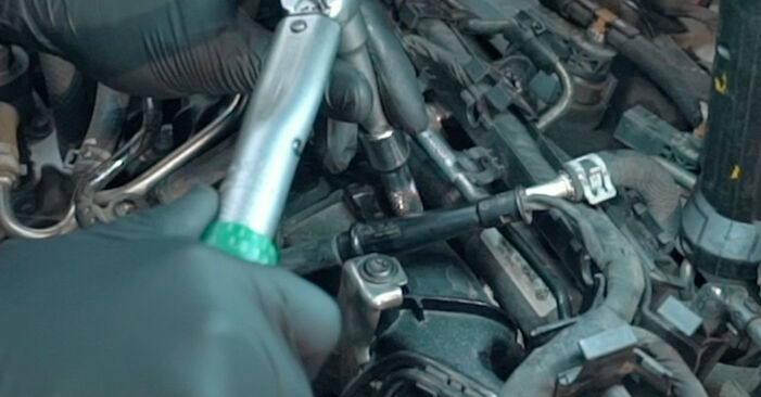 TT Купе (FV3, FVP) 2.5 RS quattro 2014 Подгревна свещ наръчник за самостоятелна смяна от производителя