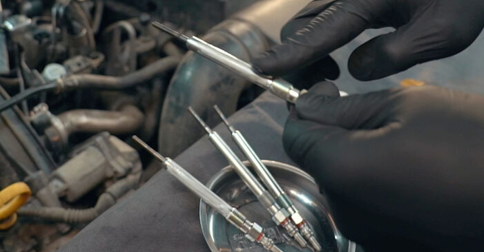VW BEETLE 1.6 TDI Glow Plugs replacement: online guides and video tutorials
