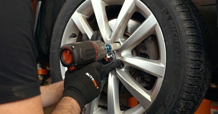 Vanskelighetsgrad: Bytte av Støtdemper på VW Passat CC 2.0 TSI 2009 – last ned illustrert veiledning