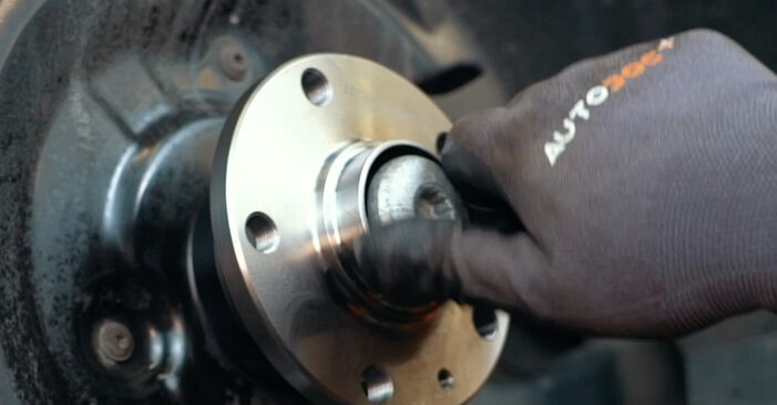 Wie schmierig ist es, selber zu reparieren: Radlager beim Audi TT 8J 2.0 TFSI quattro 2012 wechseln – Downloaden Sie sich Bildanleitungen