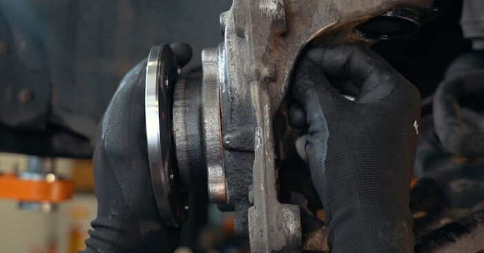 AUDI A1 1.4 TFSI Wheel Bearing replacement: online guides and video tutorials