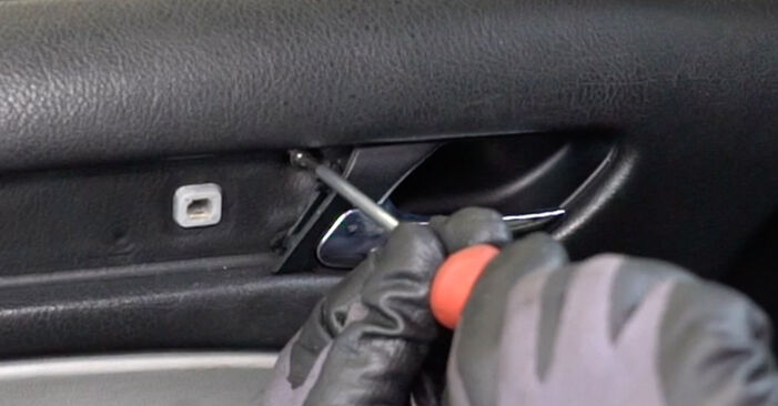 BMW 3 SERIES 316ti 1.8 Mechanizmu zdvíhania okien výmena: online návody a video tutoriály