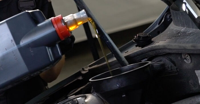 Wie schmierig ist es, selber zu reparieren: Ölfilter beim Seat Leon SC 2.0 TDI 2019 wechseln – Downloaden Sie sich Bildanleitungen