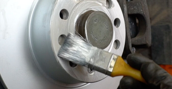 Seat Leon 5f1 1.4 TSI 2014 Bremsscheiben wechseln: Kostenfreie Reparaturwegleitungen