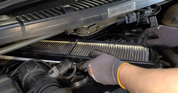 How to remove SEAT ALHAMBRA 1.8 T 20V 2000 Pollen Filter - online easy-to-follow instructions