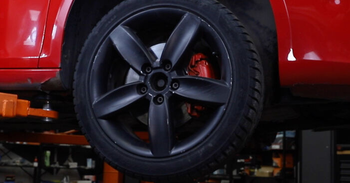 Come cambiare Cuscinetto Ruota anteriore e posteriore su VW Golf Sportsvan 1.6 TDI 2014 - manuali PDF e video gratuiti