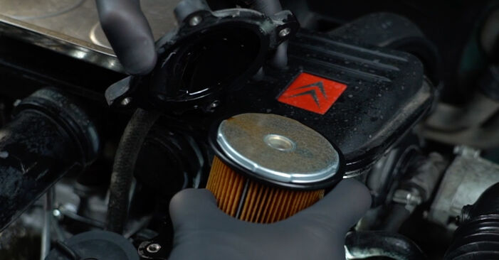 Changing Fuel Filter on PEUGEOT 309 II (3C, 3A) 1.9 GTI 1992 by yourself