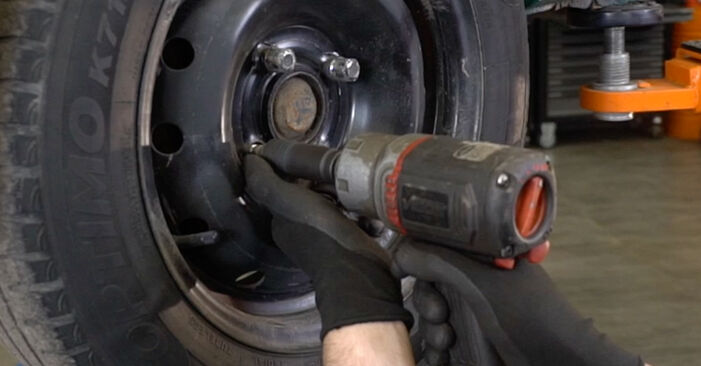 Hvordan man udskifter PEUGEOT 405 Bremsetromler - trin-for-trin manualer og video vejledninger