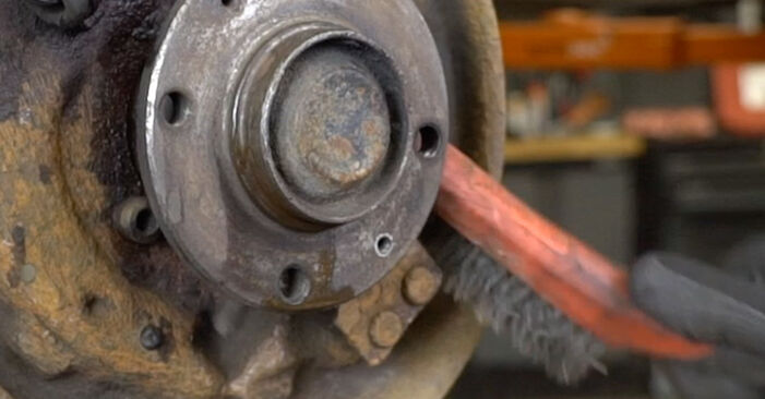 Wie schmierig ist es, selber zu reparieren: Bremsbacken beim Peugeot Partner K9 1.6 2014 wechseln – Downloaden Sie sich Bildanleitungen