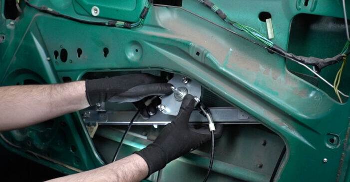 Peugeot Partner Tepee 1.6 HDi 90 2010 Fensterheber wechseln: Kostenfreie Reparaturwegleitungen
