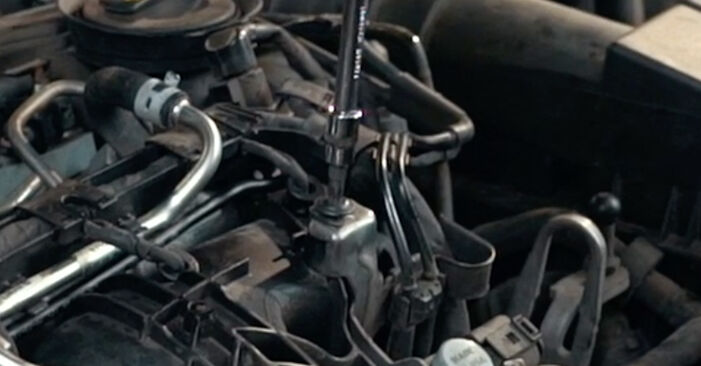 Wymiana Filtr oleju VW Crafter 50 Burtowy Ciężarówka 2.5 TDI 2006 - darmowe instrukcje PDF i wideo