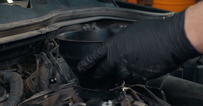 VW CRAFTER 2013 Ölfilter Schritt-für-Schritt-Tutorial zum Teilewechsel