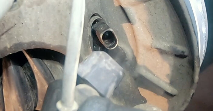Trocar Sensor de ABS no SEAT Alhambra (710, 711) 2.0 TDI 2013 por conta própria