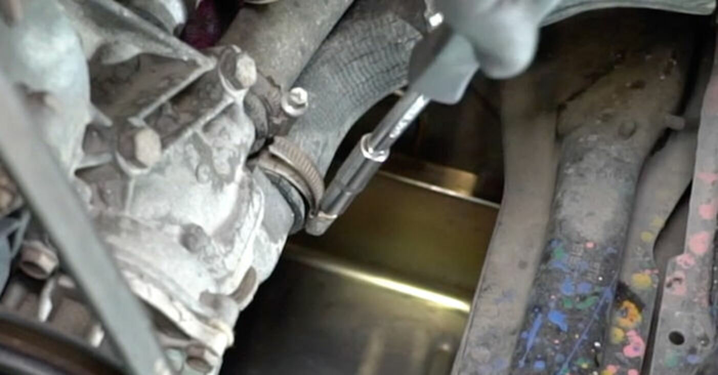 wo sitzt der kühlmitteltemperatursensor audi a4 b8