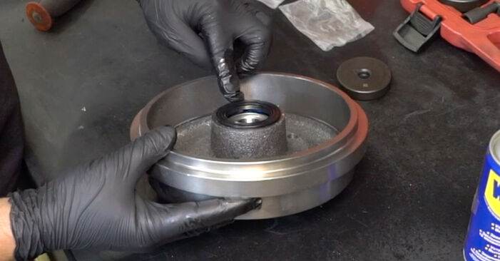 How to replace Wheel Bearing on PORSCHE 924 Coupe 1980: download PDF manuals and video instructions