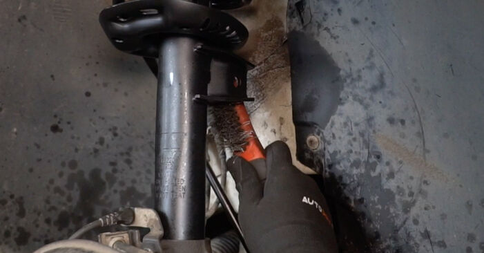 Changing of Strut Mount on Seat León Mk2 2005 won't be an issue if you follow this illustrated step-by-step guide