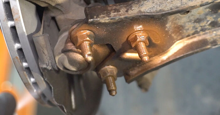 AUDI A3 1.6 FSI CV Joint replacement: online guides and video tutorials