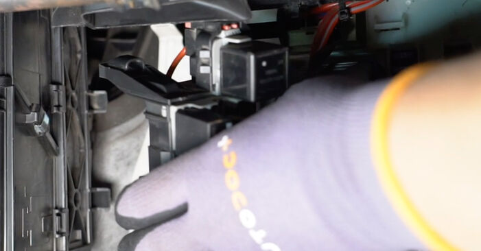 Как да демонтираме VOLVO XC60 2.4 D 2012 Филтър купе - онлайн лесни за следване инструкции