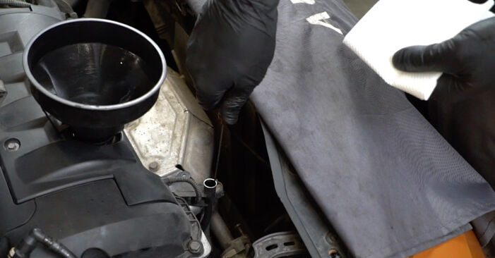 Aké náročné to je, ak to budete chcieť urobiť sami: Olejový filter výmena na aute Citroen Nemo Kombi 1.4 2015 – stiahnite si ilustrovaný návod