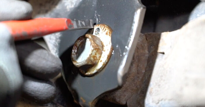 How to remove RENAULT KADJAR 1.3 TCe 140 2019 Control Arm - online easy-to-follow instructions