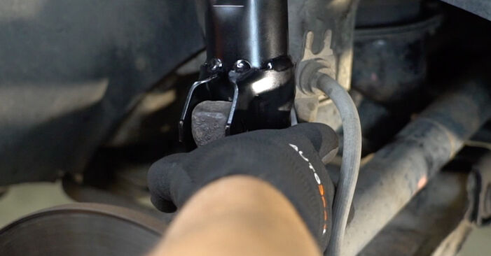 Come cambiare Supporto ammortizzatore anteriore e posteriore su SEAT Alhambra (7V8, 7V9) 2008 - suggerimenti e consigli