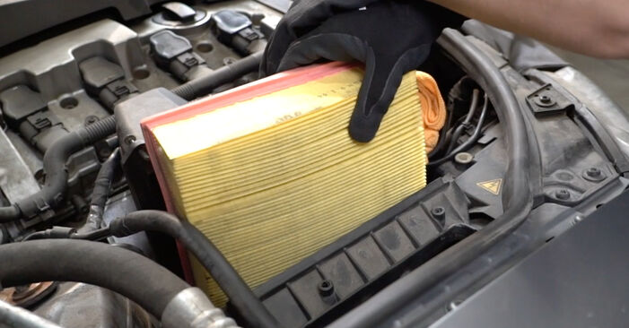 Changing of Air Filter on Seat Exeo st 2017 won't be an issue if you follow this illustrated step-by-step guide