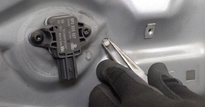 How to remove SEAT EXEO 1.6 2013 Window Regulator - online easy-to-follow instructions