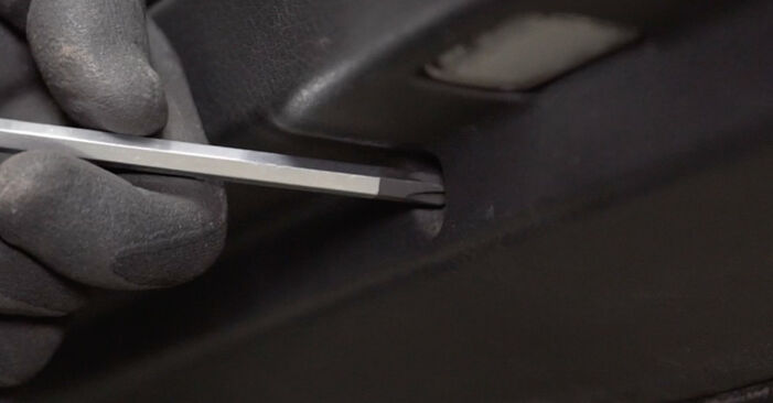 Ako odstrániť SEAT EXEO 1.6 2013 Mechanizmu zdvíhania okien - online jednoduché inštrukcie