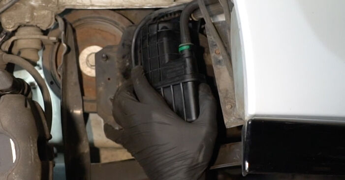 Wie man Keilrippenriemen am Dacia Duster Kastenwagen 2011 ersetzt - Kostenfreie PDF- und Videotipps