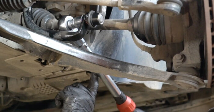 Tauschen Sie Koppelstange beim Nissan Primastar Kastenwagen 2012 1.9 dCi 100 selber aus
