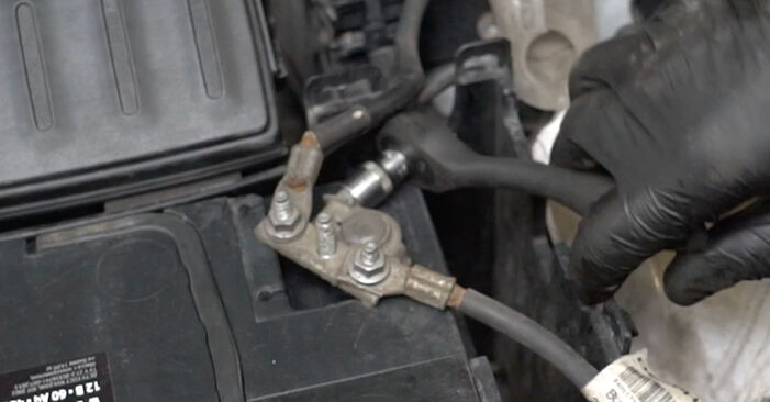 Wie man Wasserpumpe + Zahnriemensatz beim Nissan Tiida SС11 2004 wechselt - Gratis PDF- und Video-Tutorials