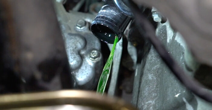 Nissan Tiida SС11 1.5 dCi 2006 Wasserpumpe + Zahnriemensatz wechseln: Kostenfreie Reparaturwegleitungen