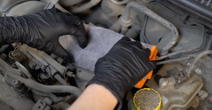 VW POLO Oro filtras keitimas: nemokamos remonto instrukcijos
