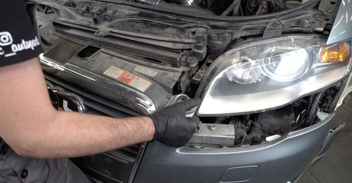 Wie kompliziert ist es, selbst zu reparieren: Wasserpumpe + Zahnriemensatz am Seat Exeo Limousine 1.8 T 2014 ersetzen – Laden Sie sich illustrierte Wegleitungen herunter