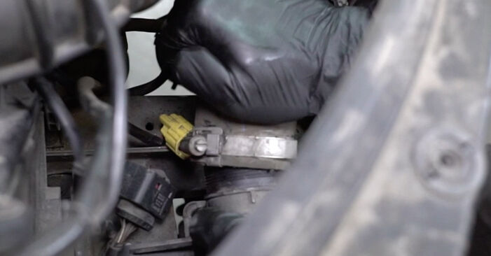Ersetzen Sie Wasserpumpe + Zahnriemensatz am VW Golf VI Cabrio (517) 1.4 TSI 2014 selber