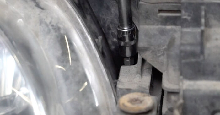 Tausch Tutorial Wasserpumpe + Zahnriemensatz am VW Golf VI Cabrio (517) 2011 wechselt - Tipps und Tricks