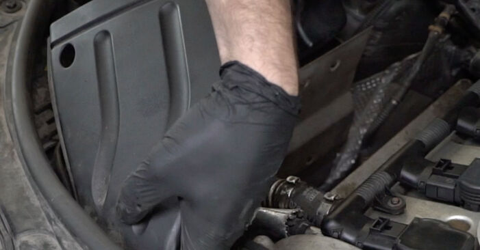 Cum să mentenanța Set curea distributie VW Golf VI Cabrio (517) 1.6 TDI 2012 – manualele pas cu pas și ghidurile video