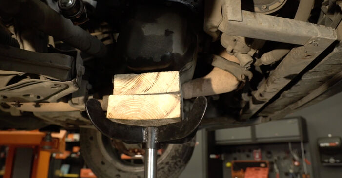 Ersetzen Sie Wasserpumpe + Zahnriemensatz am VW Caddy 3 kasten 2014 1.9 TDI selbst