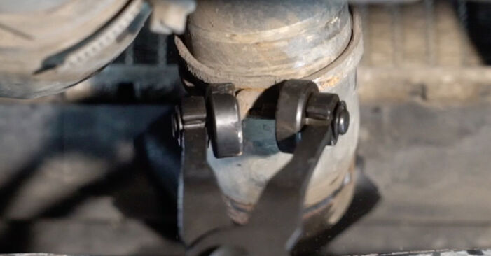 Ersetzen Sie Wasserpumpe + Zahnriemensatz am Citroën C5 Kombi 2014 2.0 HDi selbst