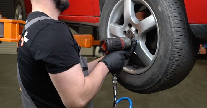VW UP 1.0 EcoFuel 2013 Spurstangenkopf wechseln: Gratis Reparaturanleitungen