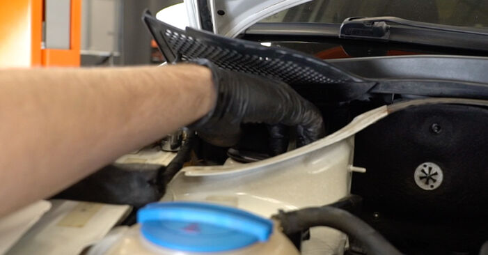 Cómo reemplazar Amortiguadores en un SEAT Ibiza IV Hatchback (6J5, 6P1) 1.4 2009 - manuales paso a paso y guías en video