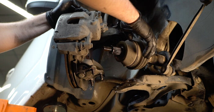 Cómo es de difícil hacerlo usted mismo: reemplazo de Amortiguadores en un Seat Ibiza IV Sportcoupe 1.6 TDI 2014 - descargue la guía ilustrada