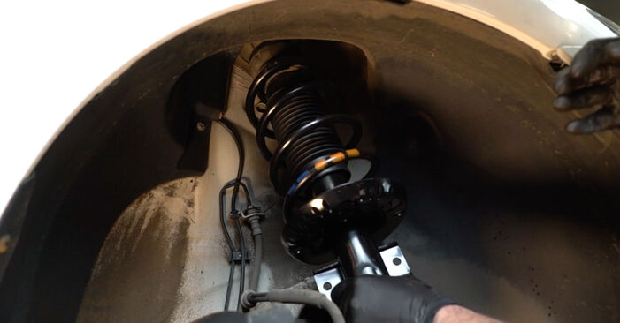 Come cambiare Ammortizzatori anteriori e posteriori su Seat Ibiza 6j Station Wagon 1.2 TDI 2010 - manuali PDF e video gratuiti