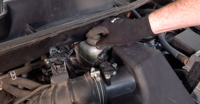 Schrittweise Anleitung zum eigenhändigen Ersatz von Toyota Auris Kombi 2014 1.2 (NRE185_) Bremsscheiben