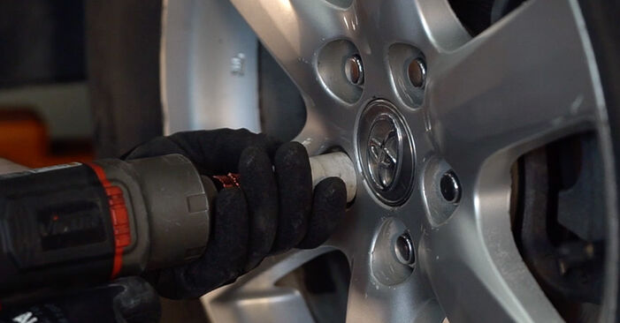 Toyota Auris Kombi 1.6 (ZRE185_) 2015 Bremsscheiben austauschen: Unentgeltliche Reparatur-Tutorials