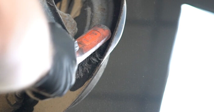 Cambio Molla Ammortizzatore posteriore (sinistro e destro) su SEAT ALTEA 1.8 TFSI 2013. Questo manuale d'officina gratuito ti aiuterà a farlo da solo