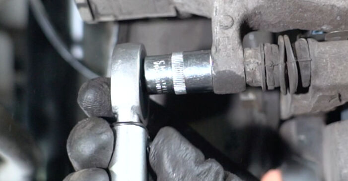 How to change Wheel Bearing on VOLVO S80 II (124) 2007 - tips and tricks