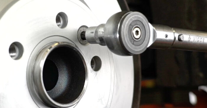 Kuinka vaihtaa Pyöränlaakerit VOLVO XC70 -autoon: lataa PDF-oppaat ja video-ohjeet