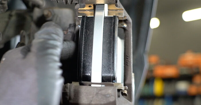 VOLVO XC70 Roulement de roue remplacement: guides en ligne et tutoriels vidéo
