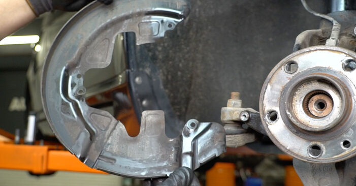 Schimbați Rulment roata la VOLVO V60 I Van / Break (155) 2.4 D5 2013 de unul singur
